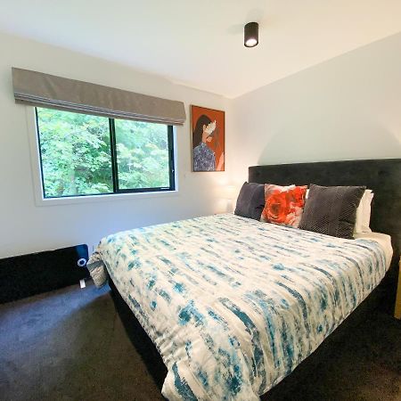 Modern 2-Bedroom Apartment 7-Mins Walk To Κουίνσταουν Εξωτερικό φωτογραφία
