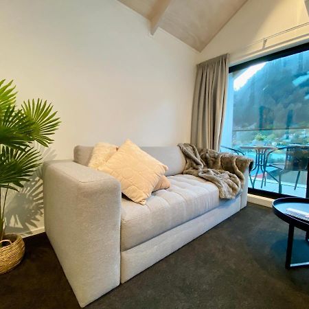 Modern 2-Bedroom Apartment 7-Mins Walk To Κουίνσταουν Εξωτερικό φωτογραφία